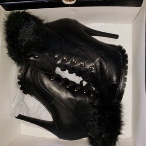 Womens heels never worn